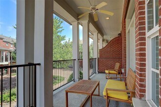 10 Shell Port Square in The Woodlands, TX - Building Photo - Building Photo