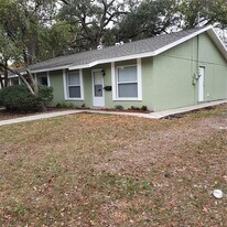 682 37th St N in St. Petersburg, FL - Building Photo