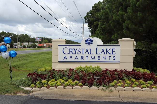 Crystal Lake Apartments photo'