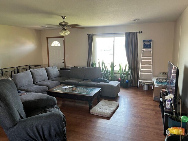 308 Brookridge Dr in Manhattan, KS - Building Photo - Building Photo