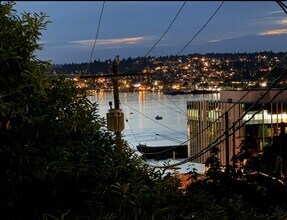 2322 E Aloha St in Seattle, WA - Building Photo - Building Photo