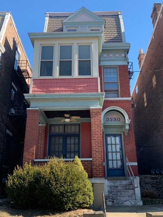 3230 Bishop St, Unit #1 in Cincinnati, OH - Building Photo