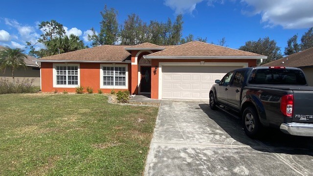 2598 Margaret Ln in North Port, FL - Building Photo