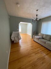 15 Farragut Ave, Unit 3 in Somerville, MA - Foto de edificio - Building Photo