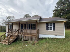 521 Dogwood Dr in Odenville, AL - Building Photo