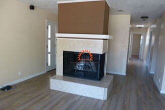 212 W Christopher Dr in Clovis, NM - Building Photo - Building Photo