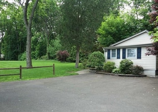 41 Wyckoff Ave in Wyckoff, NJ - Building Photo - Building Photo