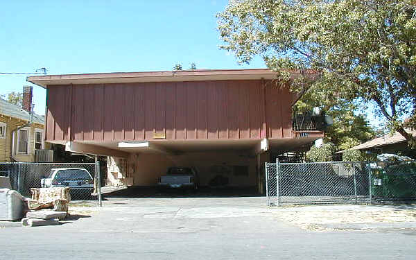 Fremont Manor in Stockton, CA - Building Photo - Building Photo