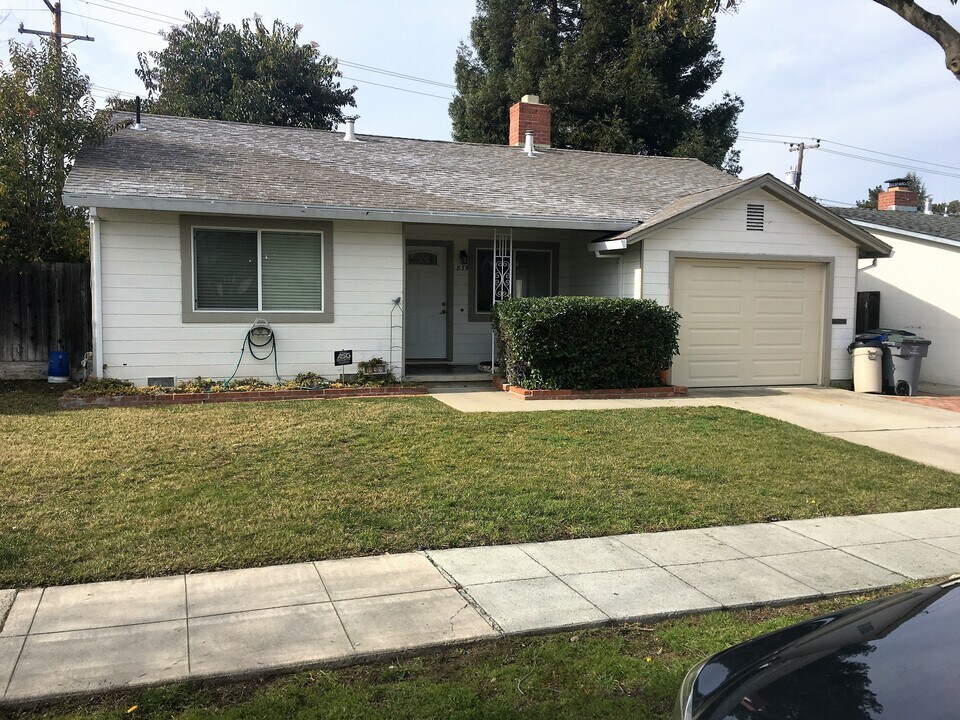 839 S Knickerbocker Dr in Sunnyvale, CA - Building Photo