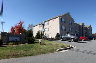 University Pointe Apartments in Elon, NC - Building Photo - Building Photo