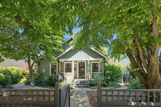 property at 544 S Trenton St