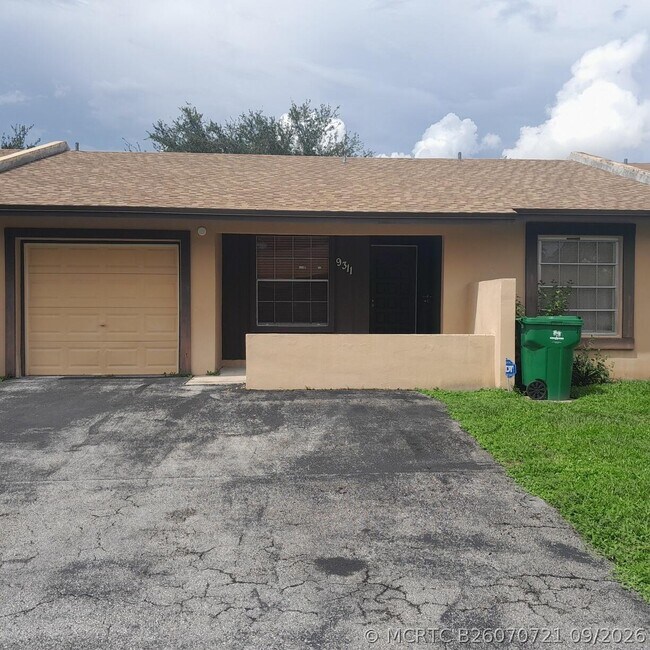9311 E Heather Ln