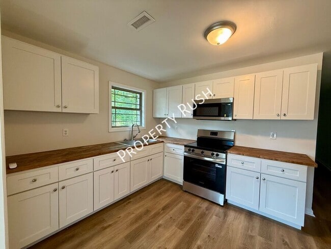 property at 1718 Portland St