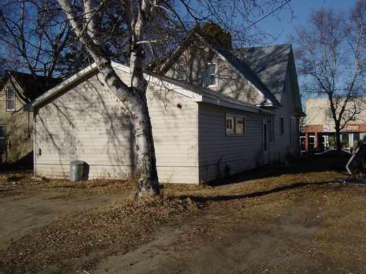 property at 1112 Oak St