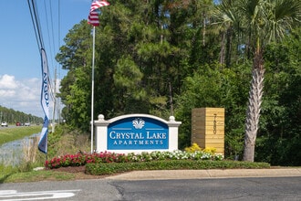 Crystal Lake in Pensacola, FL - Foto de edificio - Building Photo