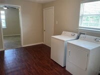 8209 Parnell St photo'