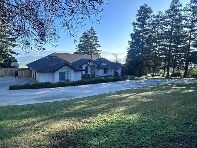 531 High Sierra Dr in Exeter, CA - Building Photo - Building Photo