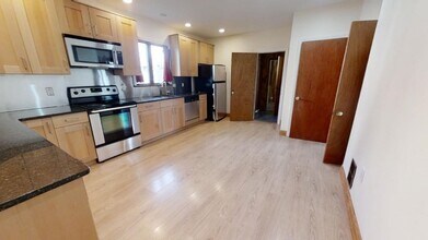 97 Hawthorne St in Malden, MA - Building Photo - Building Photo