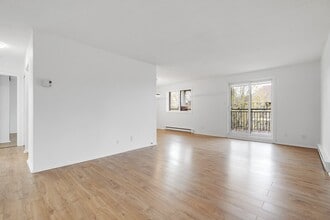 146 Rue de Lausanne in Gatineau, QC - Building Photo - Building Photo