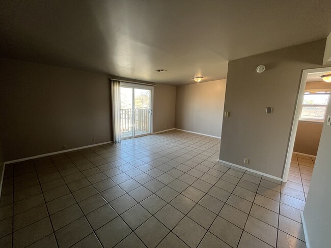 property at 907 E 12th Ave