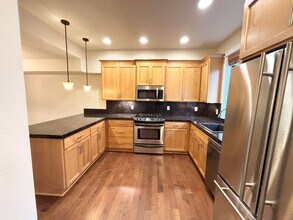 12284 SW 2nd St in Beaverton, OR - Building Photo - Building Photo