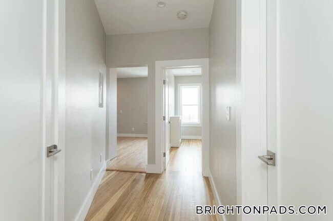 31 South St, Unit 2 in Boston, MA - Building Photo - Building Photo