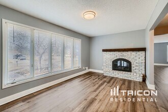 820 Shenandoah Ln N in Plymouth, MN - Foto de edificio - Building Photo