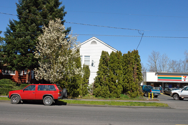 6123 Lombard St in Portland, OR - Building Photo - Building Photo