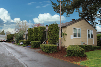 Pickford Place Apartments in Corvallis, OR - Building Photo - Building Photo