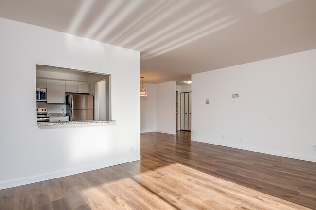Foxcroft Apartments in Fox Point, WI - Foto de edificio - Interior Photo