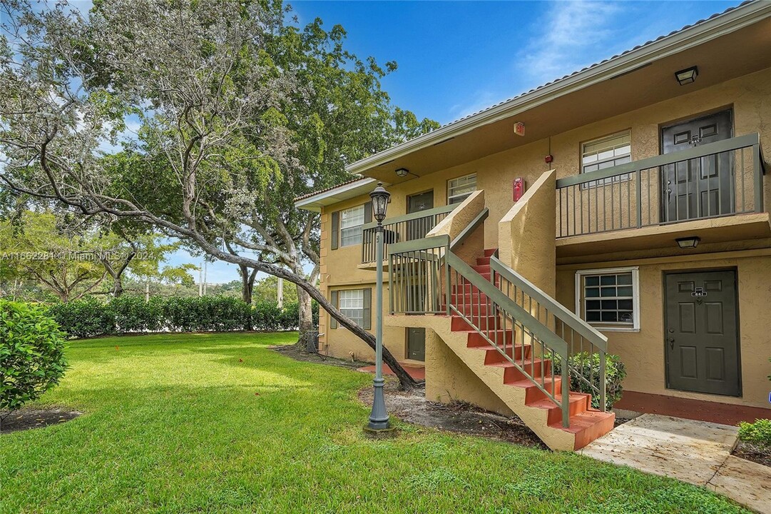 855 NW 103rd Ter, Unit #201 LIKE NEW UPDATED in Pembroke Pines, FL - Building Photo