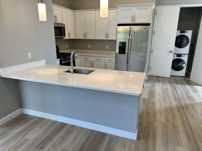 271 Millburn Ave, Unit 2D