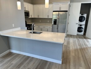 271 Millburn Ave, Unit 2D in Millburn, NJ - Building Photo - Building Photo