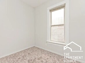 858 N Paulina St, Unit 2 in Chicago, IL - Foto de edificio - Building Photo