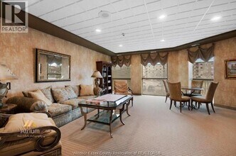 5055 Riverside Dr E in Windsor, ON - Building Photo - Building Photo