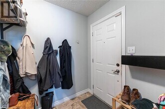 185 Bellingham Dr in Hamilton, ON - Building Photo - Building Photo