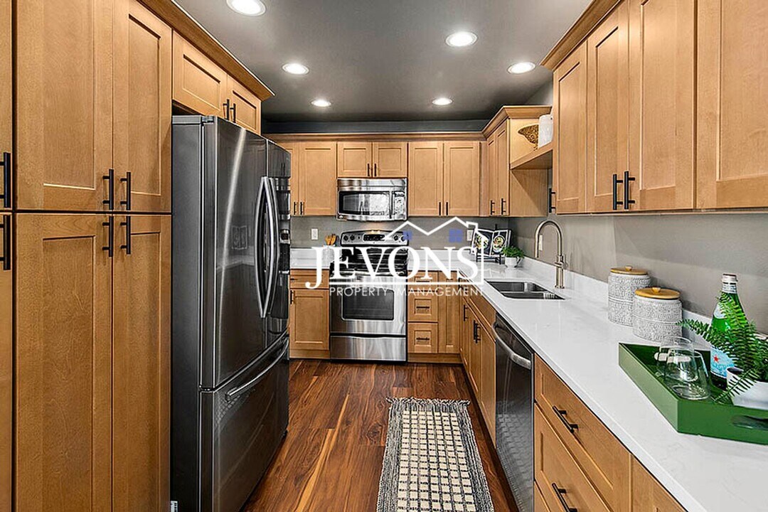 2626 4th Ave N in Seattle, WA - Building Photo
