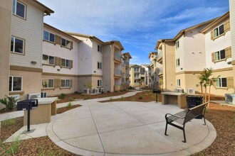 Senator Conness Apartments in Chico, CA - Foto de edificio - Building Photo