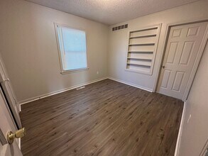 1524 S Martinson St in Wichita, KS - Building Photo - Building Photo
