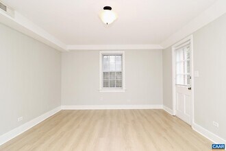 2412 Jefferson Park Ave in Charlottesville, VA - Building Photo - Building Photo