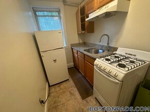 155 Summer St, Unit 3B in Somerville, MA - Foto de edificio - Building Photo