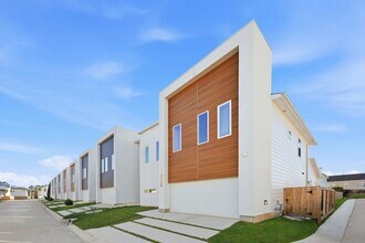 5519 Paraiso Pl in Houston, TX - Building Photo - Building Photo