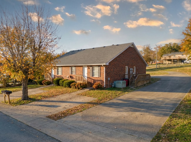 211 Carmack Ave, Unit 211 Carmack Ave Unit #2 in Carthage, TN - Foto de edificio - Building Photo