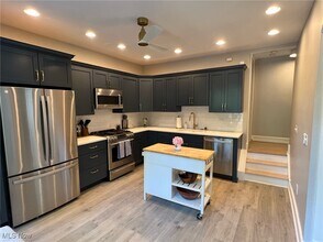 2877 Hampshire Rd in Cleveland Heights, OH - Building Photo - Building Photo