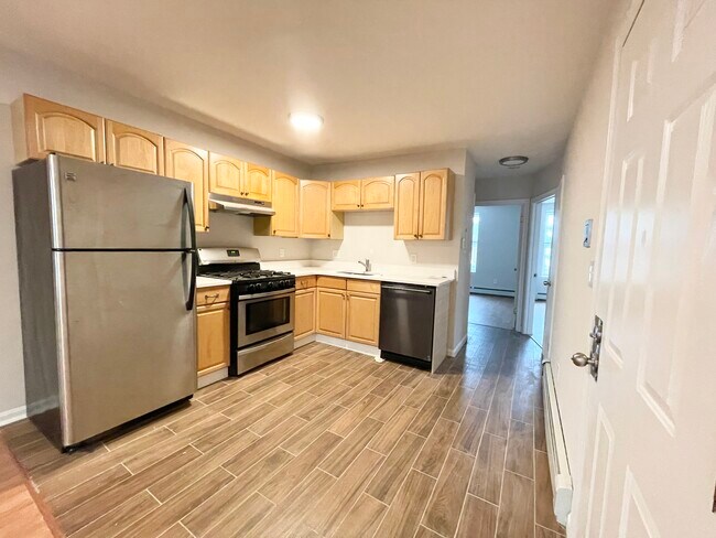 76 Hammond St, Unit F