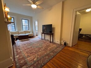 2 Myrtle St, Unit 2 in Boston, MA - Building Photo - Building Photo