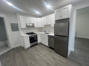 65 Audrey Ave in Oyster Bay, NY - Building Photo - Building Photo