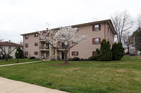 SPRUCE COURT APARTMENTS photo'