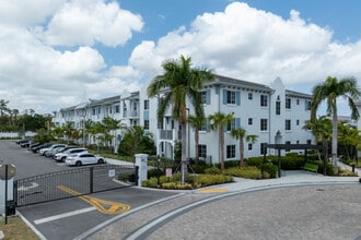 Elan Palm Reserve in Lake Worth, FL - Foto de edificio - Building Photo