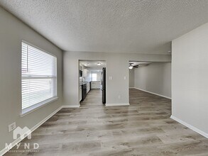 1315 Osprey Way in Greenwood, IN - Building Photo - Building Photo